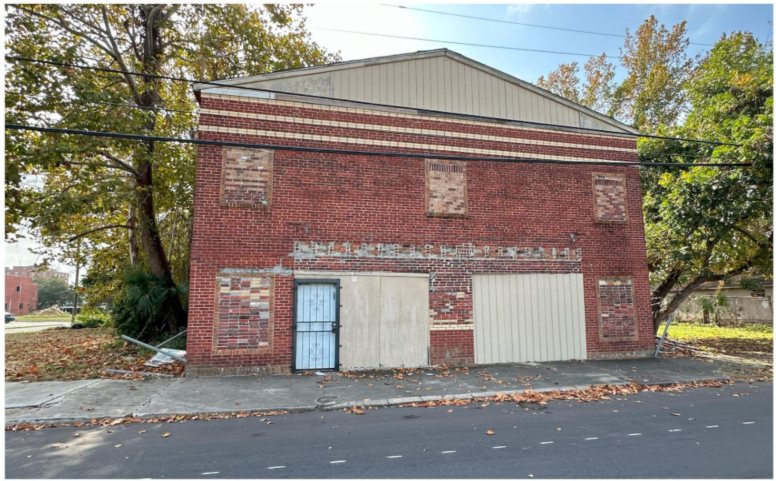 The Ace Theatre's current exterior near Davis Avenue, Mobile
